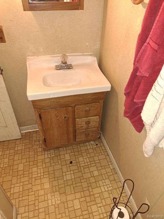 4095 Williamson Road Saginaw, MI 48601 - Photo 11 of 33 11