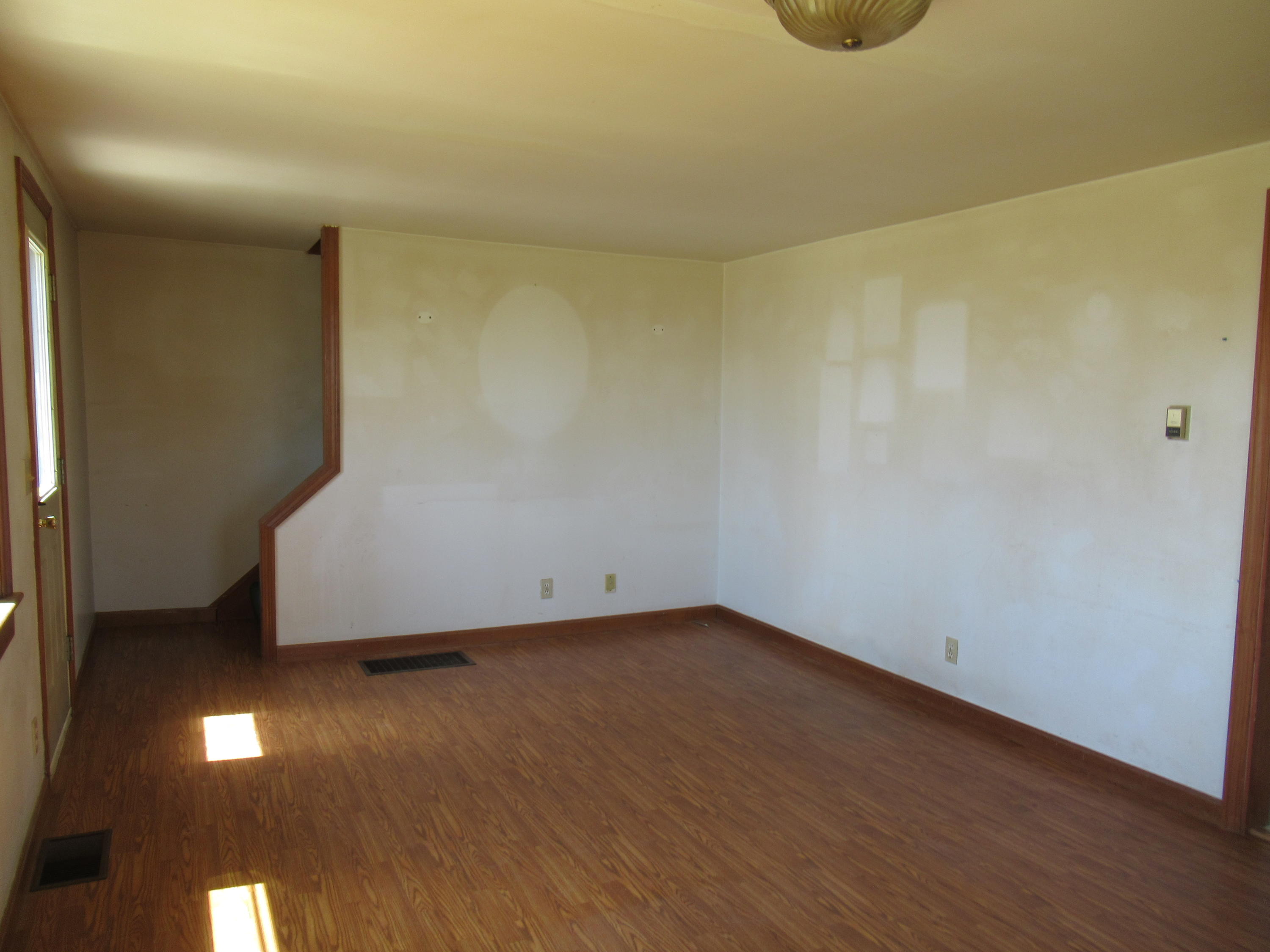 728 Washington Road Waldoboro, ME 04572 - Photo 8 of 20 IMG_1669