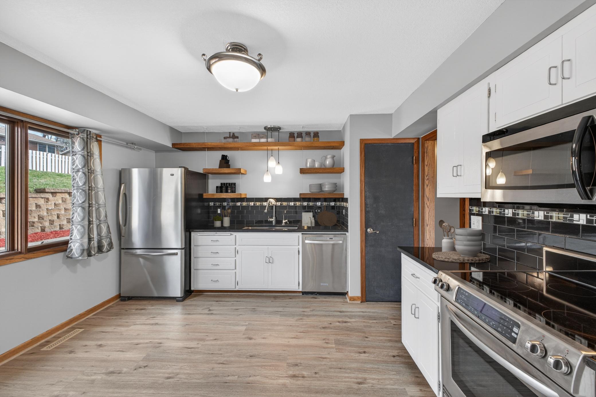 641 20th Street Northeast Rochester, MN 55906 - Photo 7 of 37