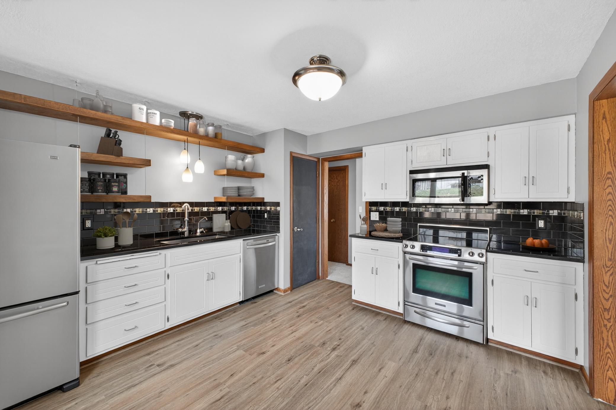 641 20th Street Northeast Rochester, MN 55906 - Photo 8 of 37