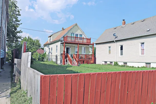 $179,900 | 1300 West Greenfield Avenue, Milwaukee, WI 53204