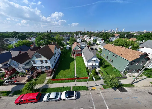 $179,900 | 1300 West Greenfield Avenue, Milwaukee, WI 53204