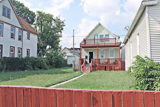 $179,900 | 1300 West Greenfield Avenue, Milwaukee, WI 53204