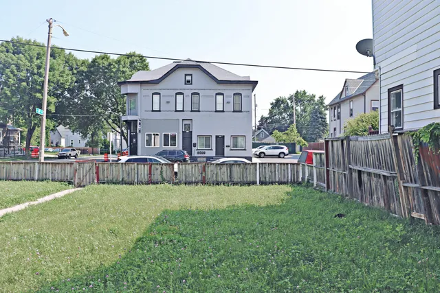 $179,900 | 1300 West Greenfield Avenue, Milwaukee, WI 53204