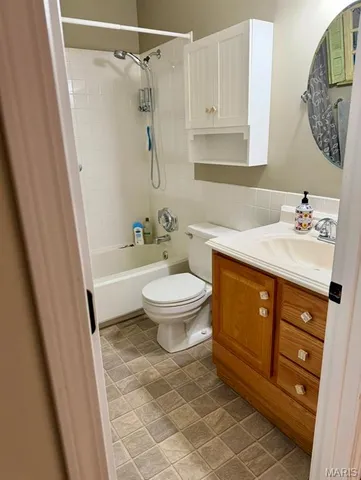 $375,000 | 22 Shadowcreek Drive, St. Peters, MO 63376