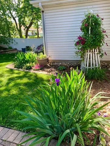 $375,000 | 22 Shadowcreek Drive, St. Peters, MO 63376