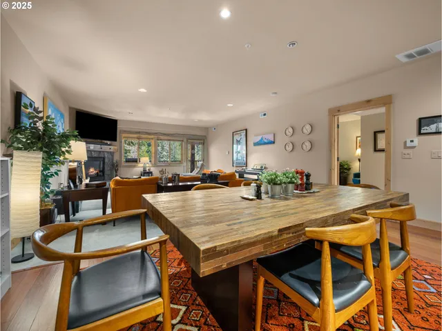 $874,900 | 31244 East Collins Lake Road, Unit 21, Government Camp, OR 97028