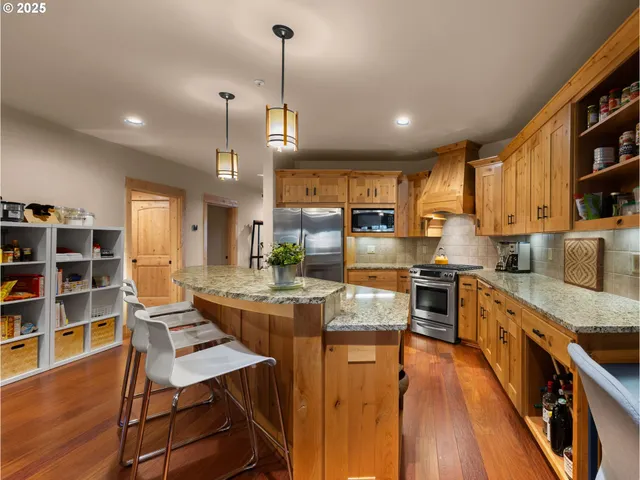 $874,900 | 31244 East Collins Lake Road, Unit 21, Government Camp, OR 97028