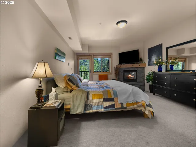 $874,900 | 31244 East Collins Lake Road, Unit 21, Government Camp, OR 97028