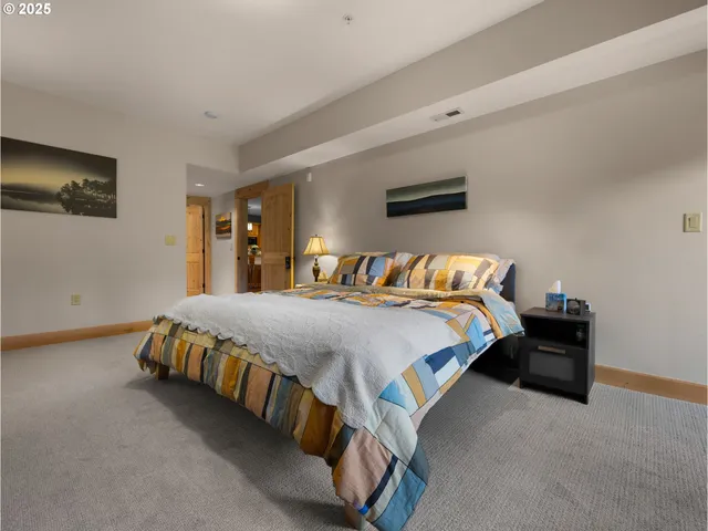 $874,900 | 31244 East Collins Lake Road, Unit 21, Government Camp, OR 97028