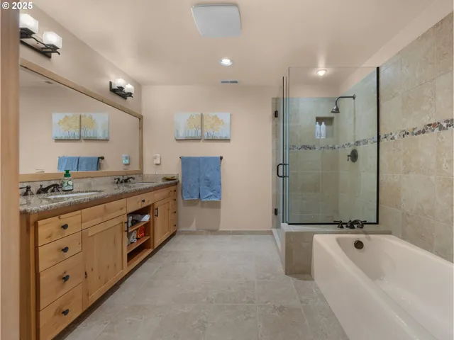 $874,900 | 31244 East Collins Lake Road, Unit 21, Government Camp, OR 97028