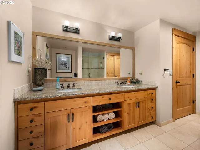 $874,900 | 31244 East Collins Lake Road, Unit 21, Government Camp, OR 97028