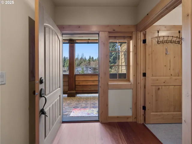 $874,900 | 31244 East Collins Lake Road, Unit 21, Government Camp, OR 97028