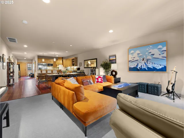 $874,900 | 31244 East Collins Lake Road, Unit 21, Government Camp, OR 97028