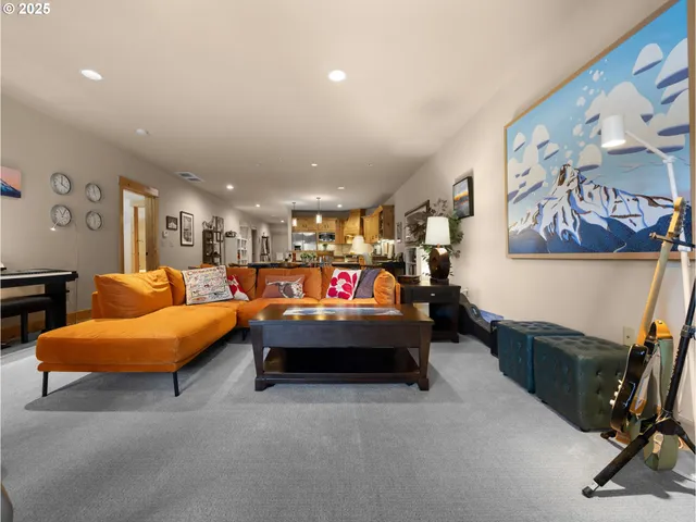 $874,900 | 31244 East Collins Lake Road, Unit 21, Government Camp, OR 97028