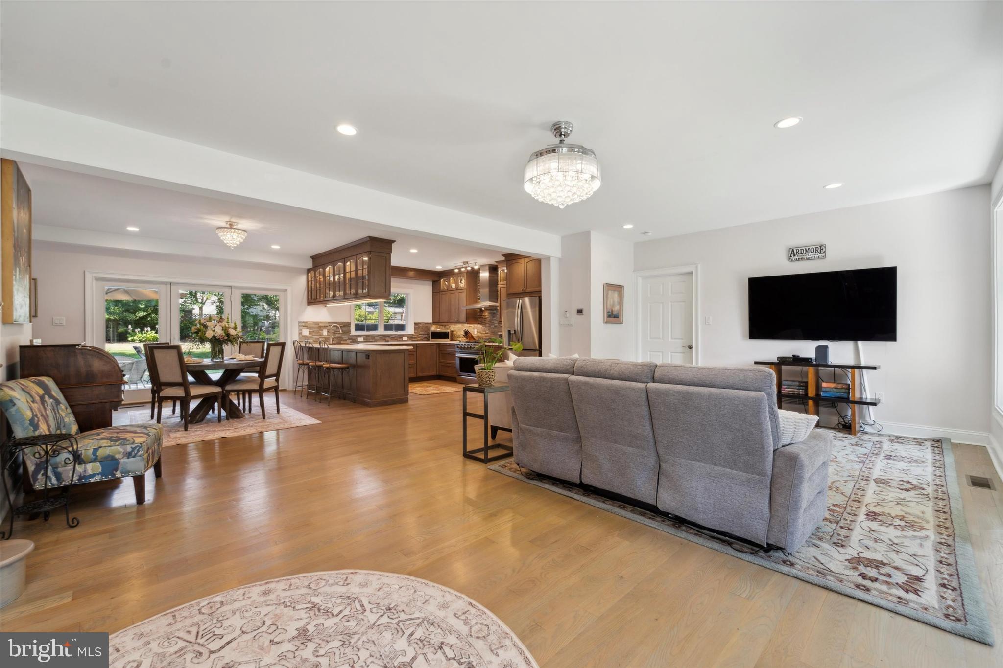 146 Sutton Road Ardmore, PA 19003 - Photo 3 of 33