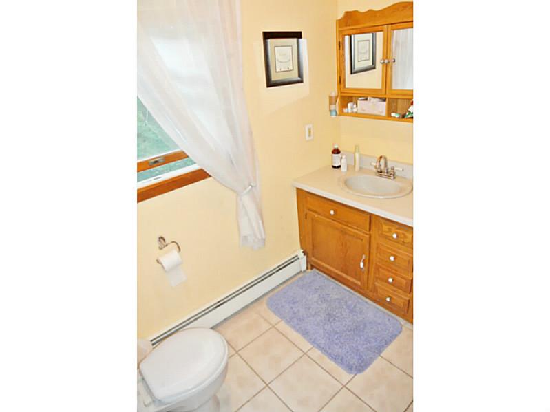 67 Overlea Road North Smithfield, RI 02896 - Photo 10 of 17 Bathroom.
