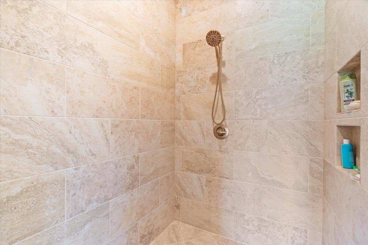 1226 Oak Lake Circle Collierville, TN 38017 - Photo 23 of 39 a bathroom with a shower