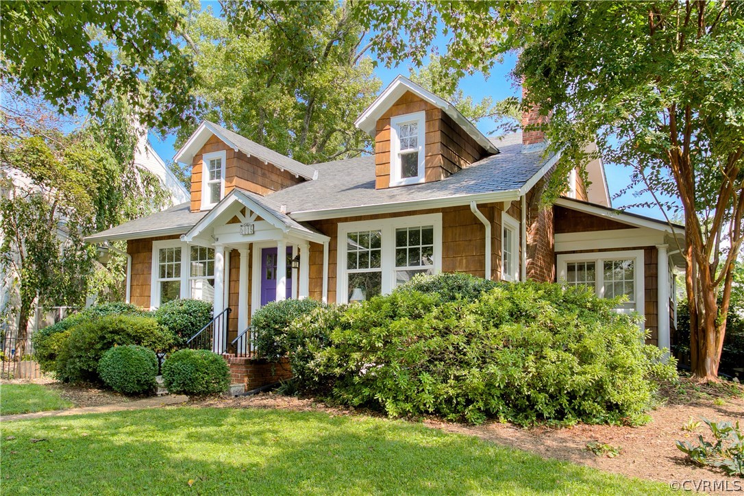 Totally renovated with space added, this 1928 Craf