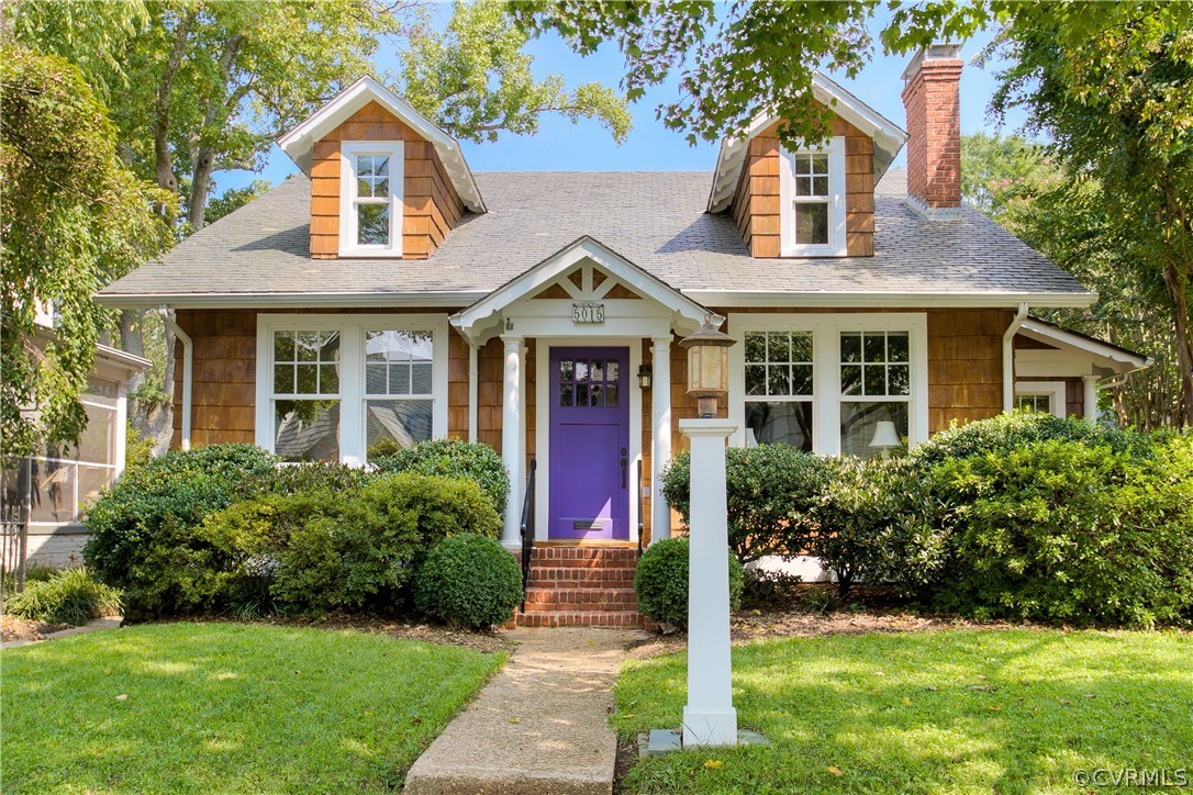 Front elevation with detailed exterior Craftsman m