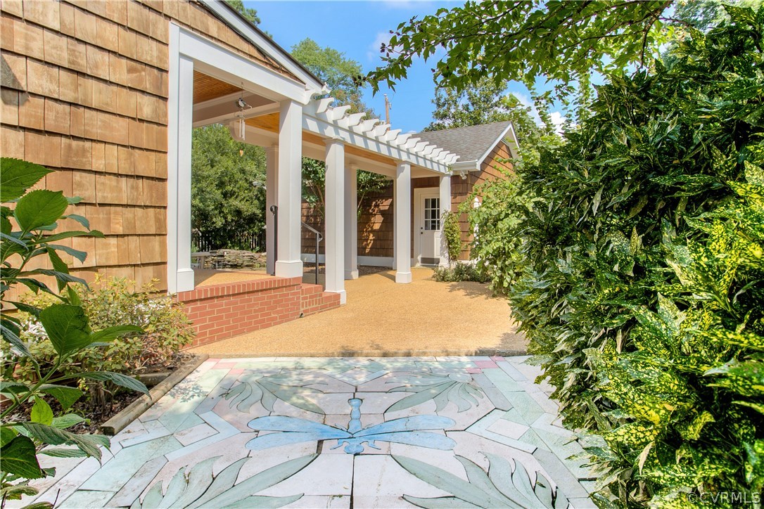 5015 Caledonia Road Richmond, VA 23225 - Photo 21 of 29 This unique dragonfly design patio, created and pa