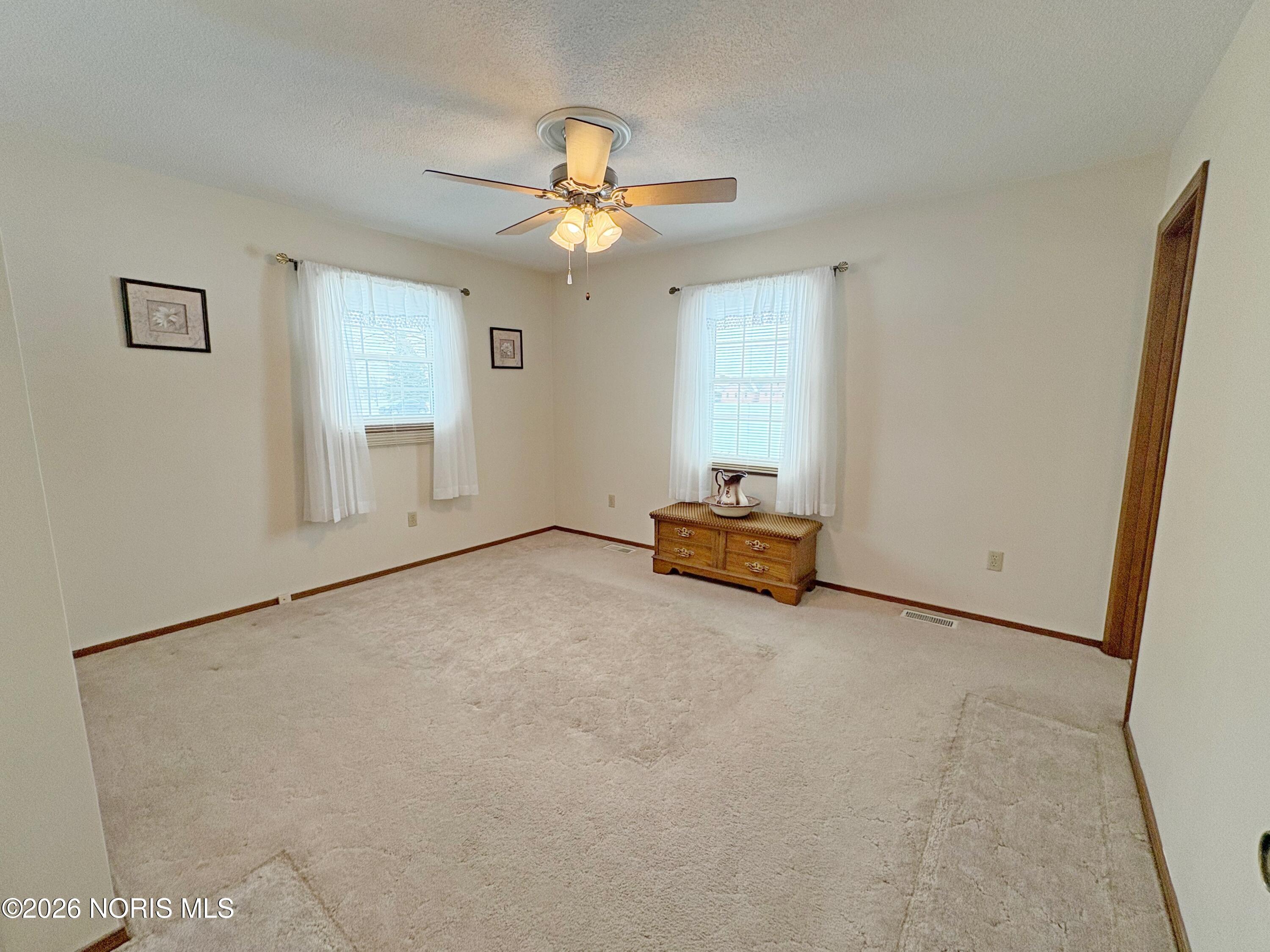 3515 Brown Road Oregon, OH 43616 - Photo 20 of 41 20 prim bed
