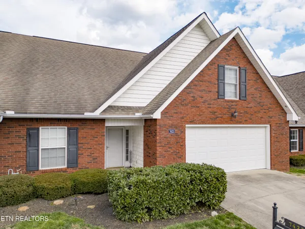 $379,900 | 7422 Tylers Garden Way, Knoxville, TN 37918