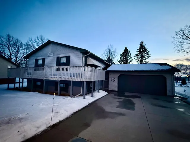 $299,500 | 954 Lilac Drive, Sauk Centre, MN 56378