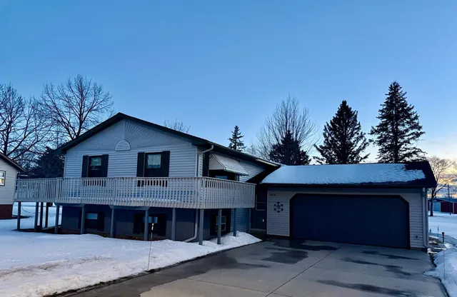$299,500 | 954 Lilac Drive, Sauk Centre, MN 56378