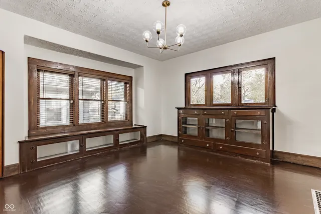 $2,940 | 1235 Tecumseh Street, Indianapolis, IN 46201