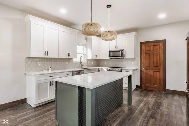 $2,940 | 1235 Tecumseh Street, Indianapolis, IN 46201