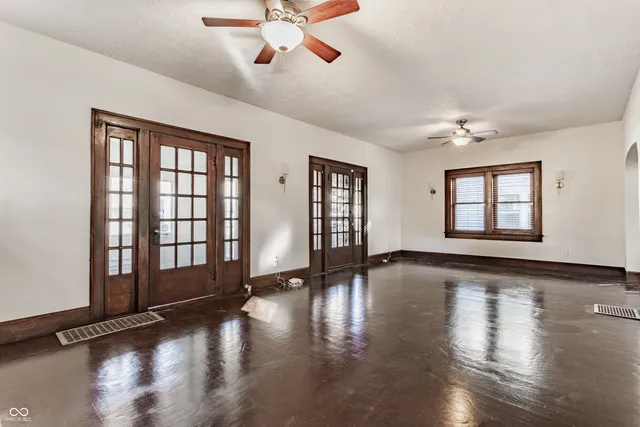 $2,940 | 1235 Tecumseh Street, Indianapolis, IN 46201