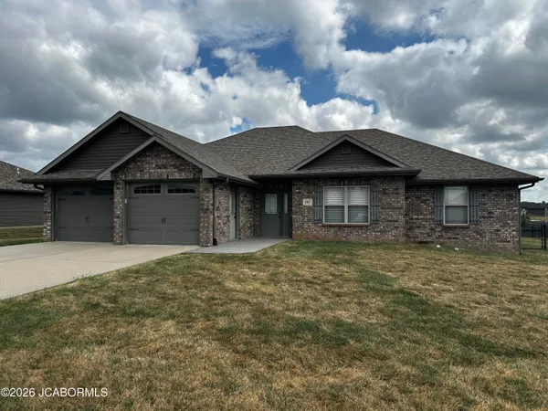 $385,000 | 107 Paradigm Drive, Jefferson City, MO 65109