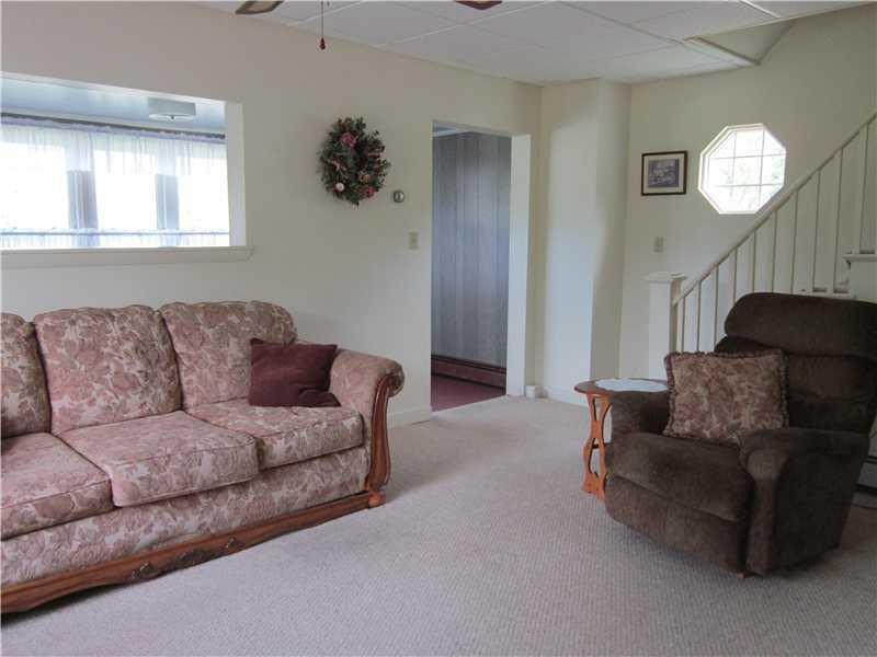 29 River Road Caribou, ME 04736 - Photo 6 of 11 Living Room.