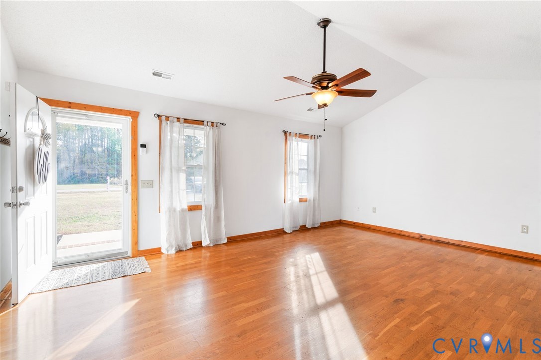 680 Horseshoe Road Jarratt, VA 23867 - Photo 5 of 39