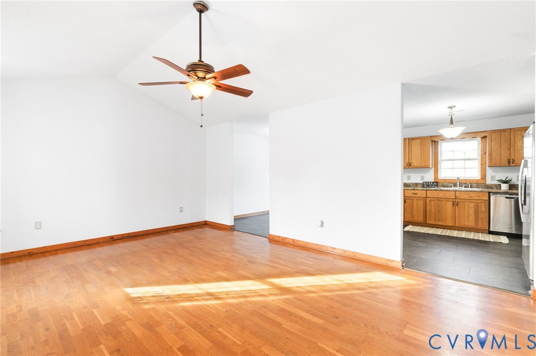 680 Horseshoe Road Jarratt, VA 23867 - Photo 8 of 39