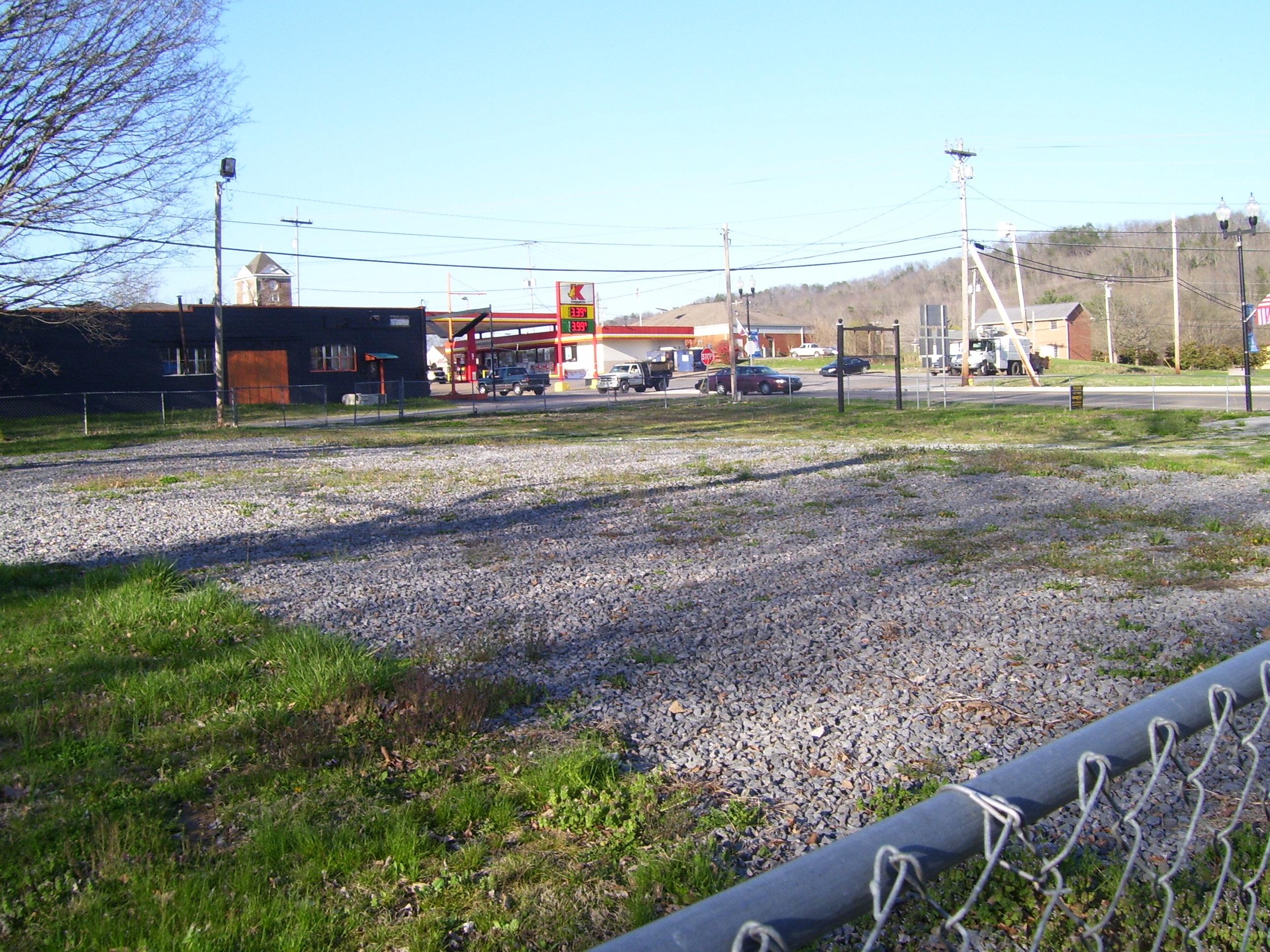 16959 State Highway Decatur, TN 37322 - Photo 3 of 5 Law office 2 001