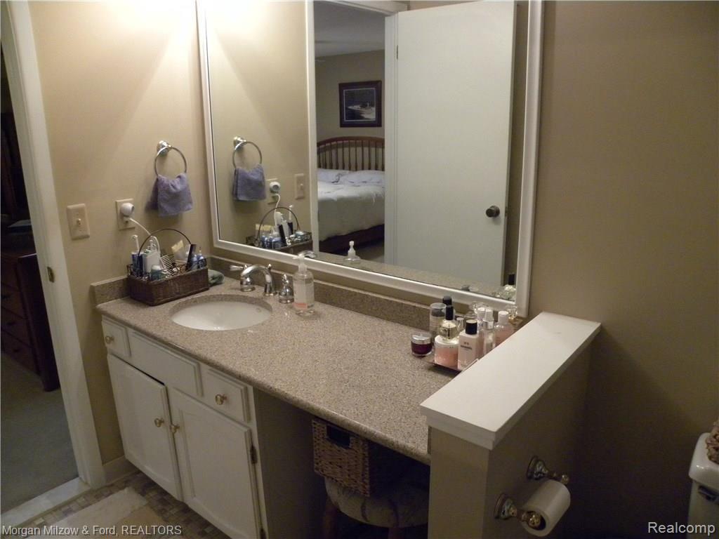 22 Kirks Court Rochester, MI 48309 - Photo 11 of 13