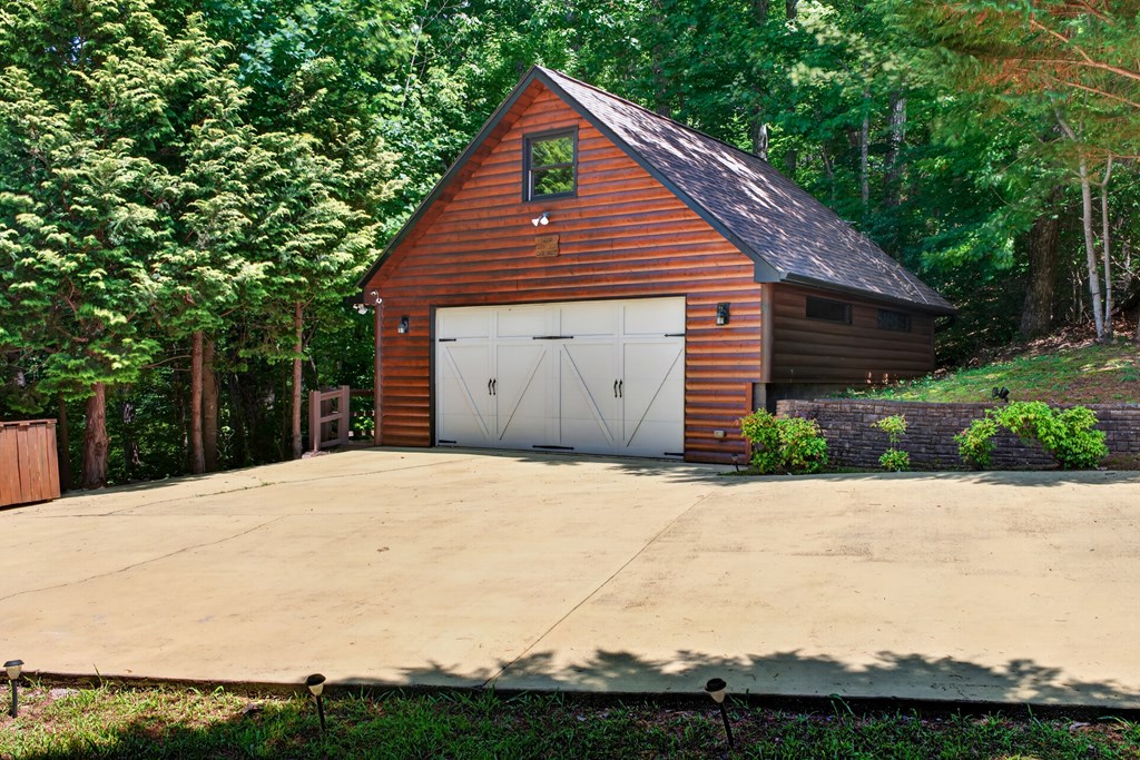 573 Weaver Creek Way Blue Ridge, GA 30513 - Photo 3 of 27