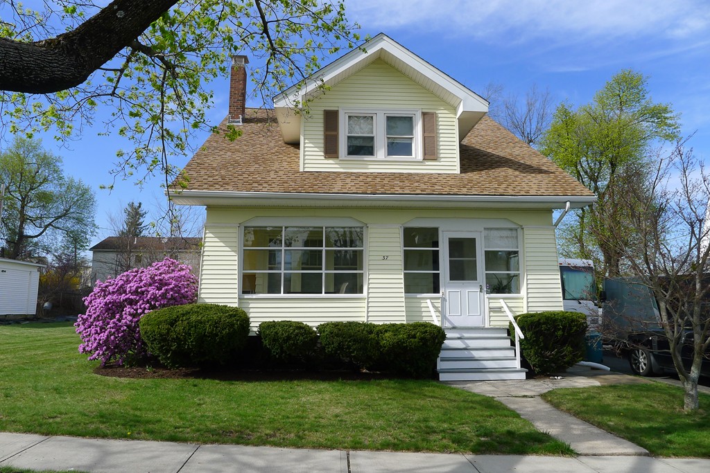 37 Brighton Road Worcester, MA 01606 - Photo 1 of 18