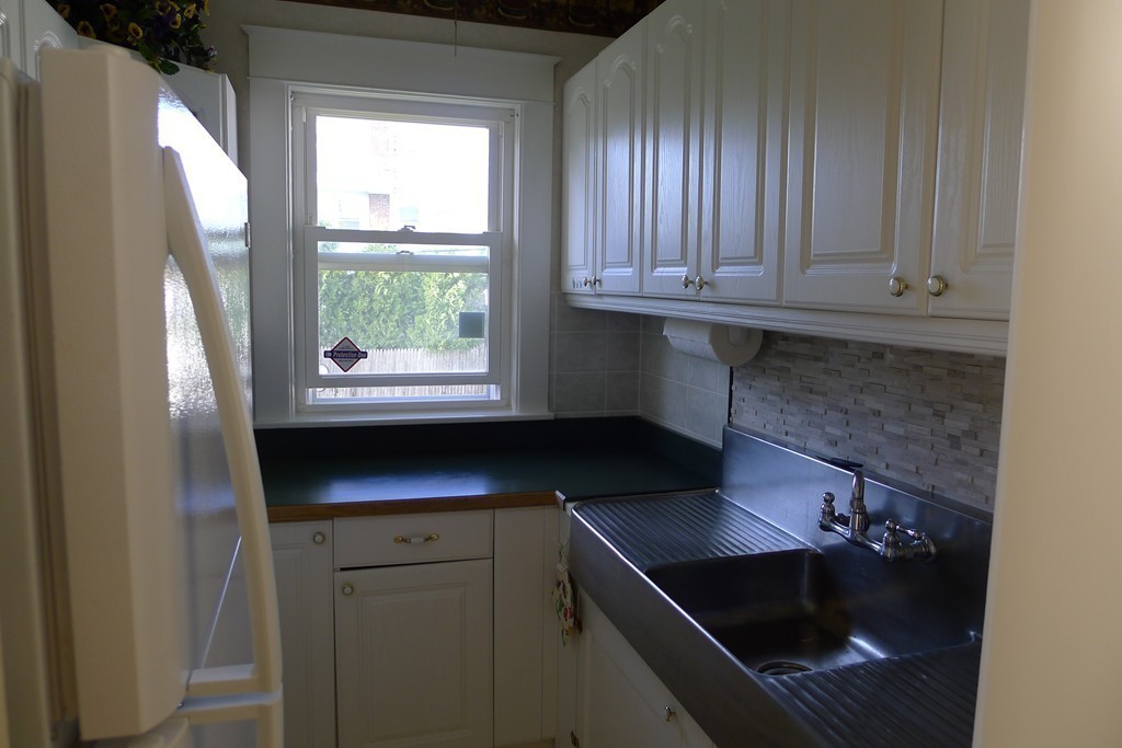 37 Brighton Road Worcester, MA 01606 - Photo 8 of 18
