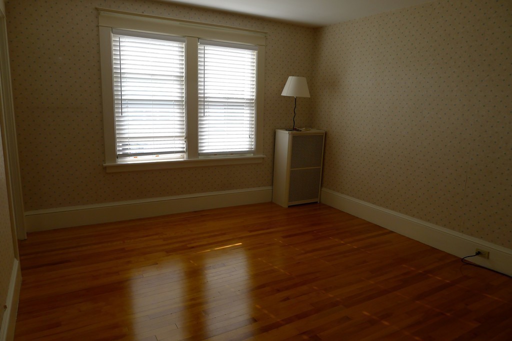 37 Brighton Road Worcester, MA 01606 - Photo 10 of 18