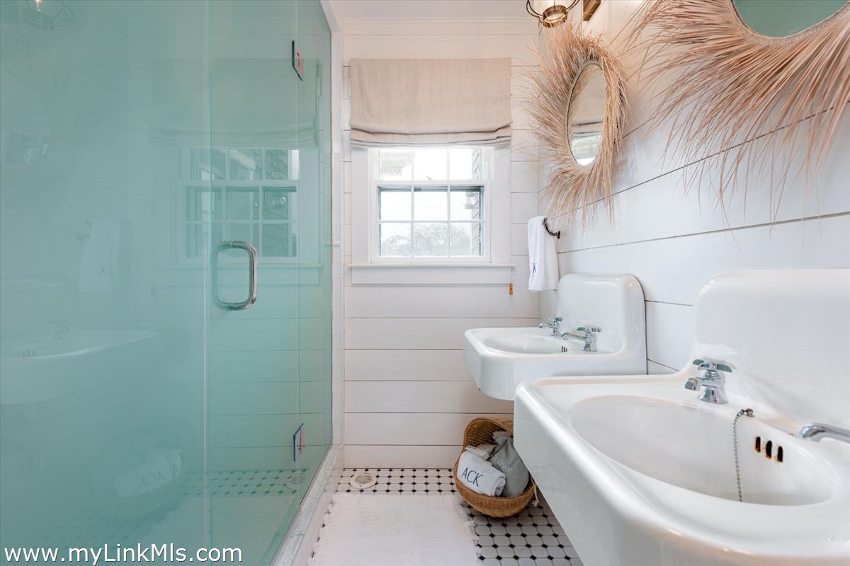 104 Baxter Road Nantucket, MA 02554 - Photo 31 of 61