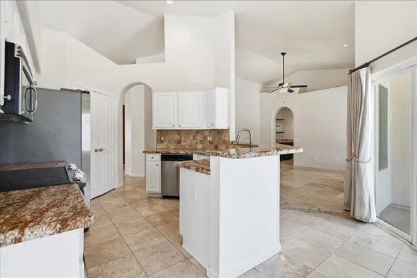 $3,450 | 2207 East Tahitian Way, Gilbert, AZ 85234