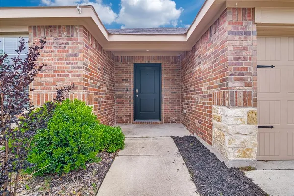 $290,000 | 877 Darst Drive, Fate, TX 75189