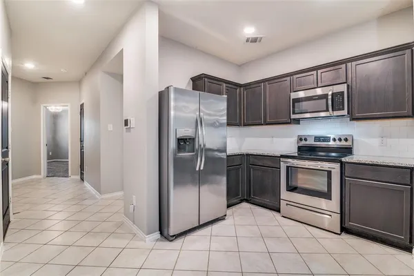 $290,000 | 877 Darst Drive, Fate, TX 75189