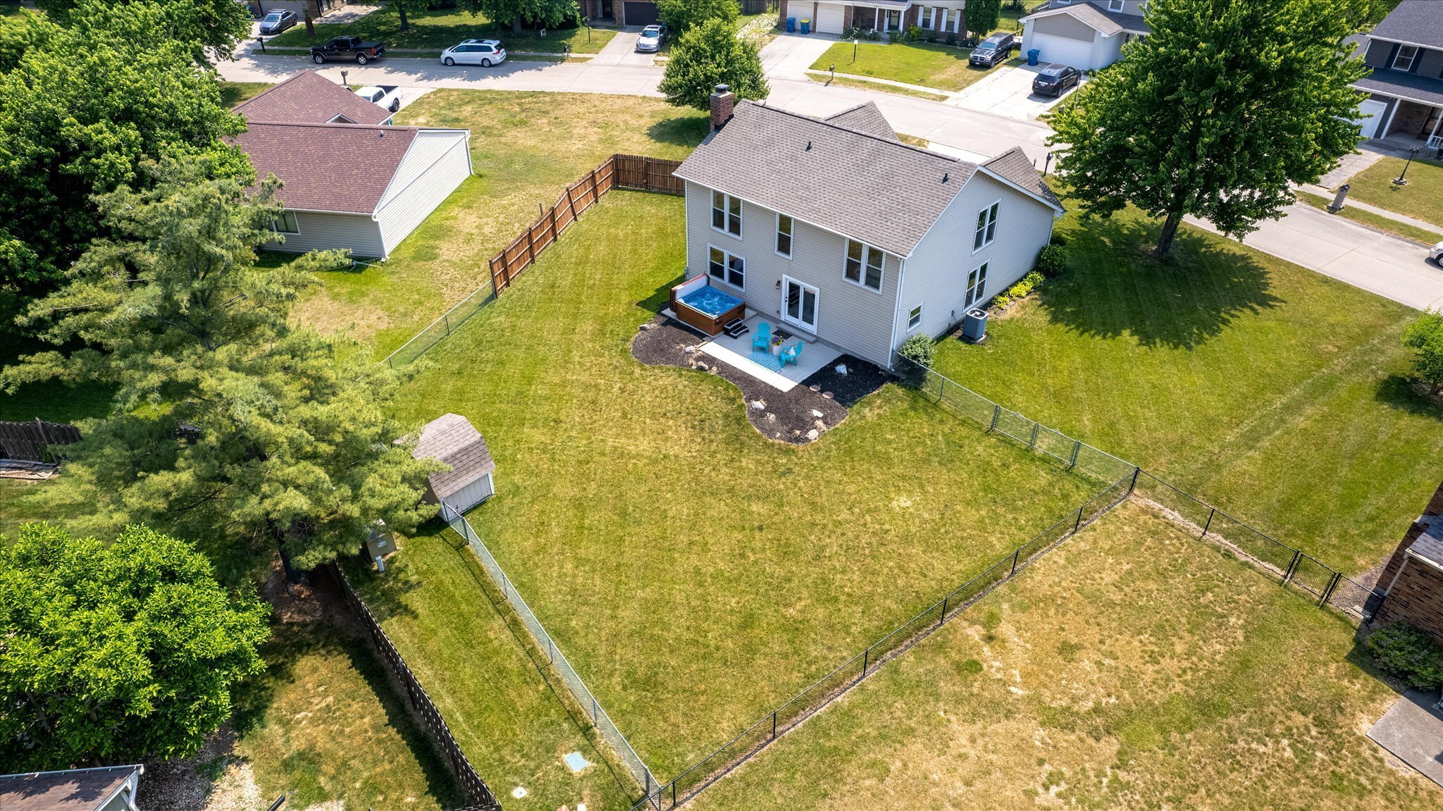 8450 Castle Ridge Lane Indianapolis, IN 46256 - Photo 4 of 38