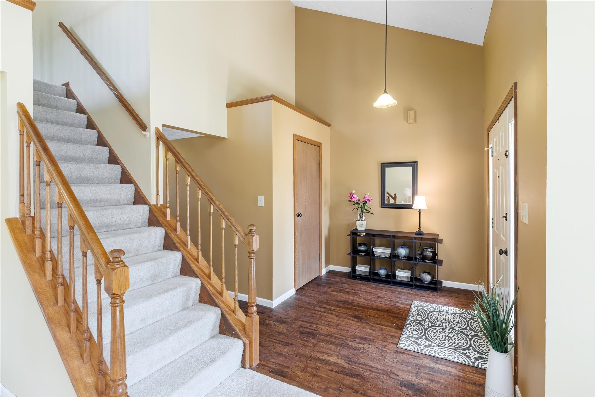 8450 Castle Ridge Lane Indianapolis, IN 46256 - Photo 5 of 38