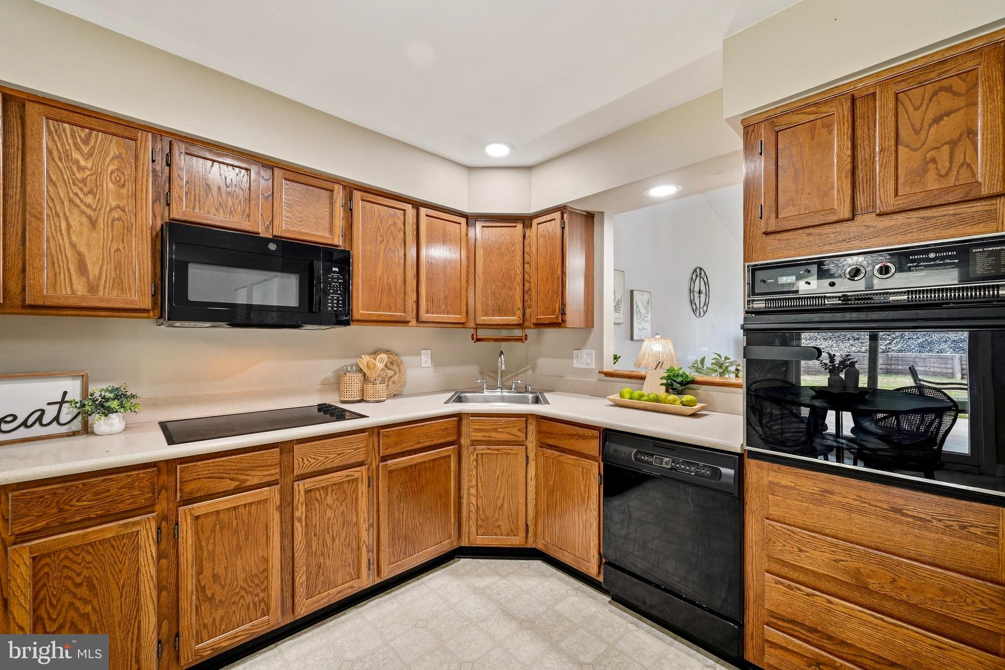 9526 Hallhurst Road Baltimore, MD 21236 - Photo 16 of 50