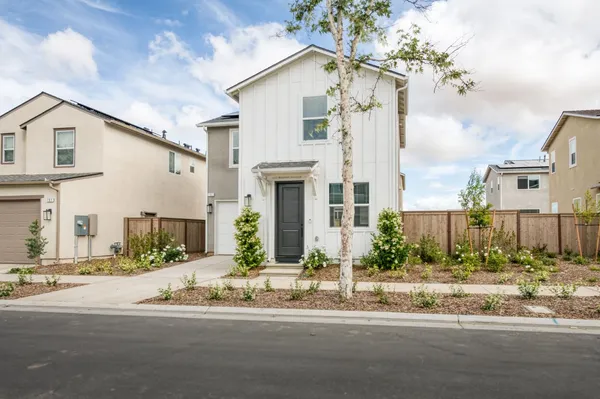 $400,000 | 787 Laina Avenue, Madera, CA 93636